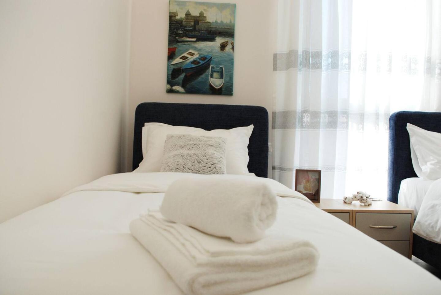 Lindi's 3/6 Apartment