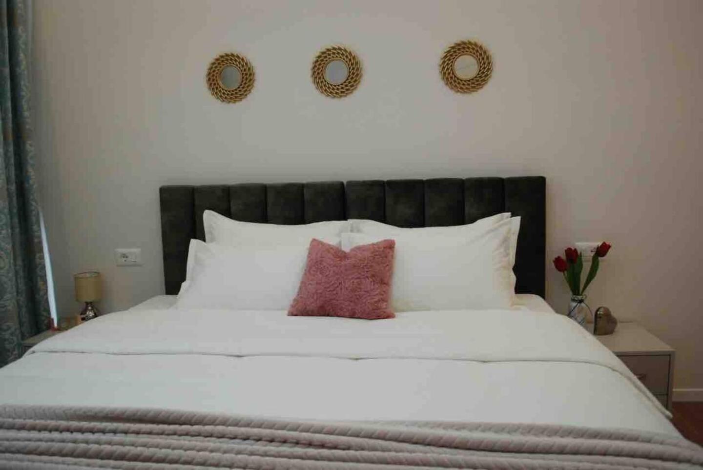 Apartment Lindi's 3/6 Tirana